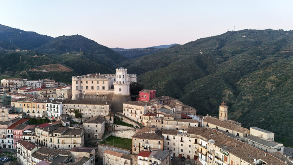 Castello Ducale di Corigliano Calabro - Ein Meisterwerk mittelalterlicher Baukunst
